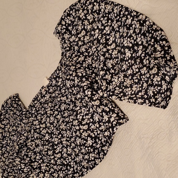 Levi's Crop Top - Picture 5 of 10